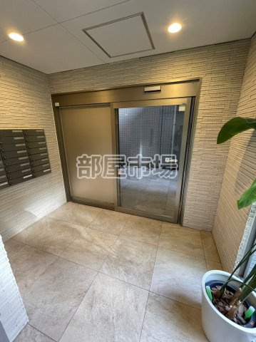 リブリ・東上野のロビー