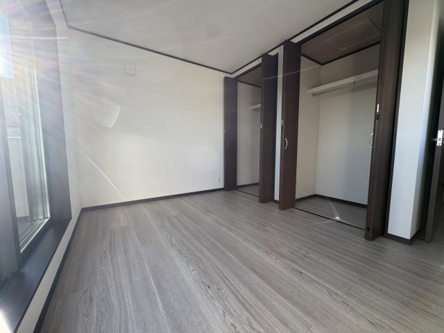 瀬谷区下瀬谷2丁目新築戸建/3LDK/小・中学校10分圏内/スーパー近く/床暖房の洋室