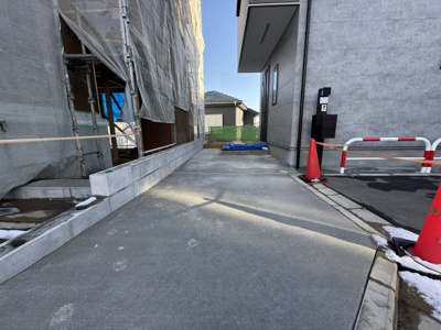 【駐車場】 | 瀬谷区下瀬谷2丁目新築戸建/3LDK/小・中学校10分圏内/スーパー近く/床暖房