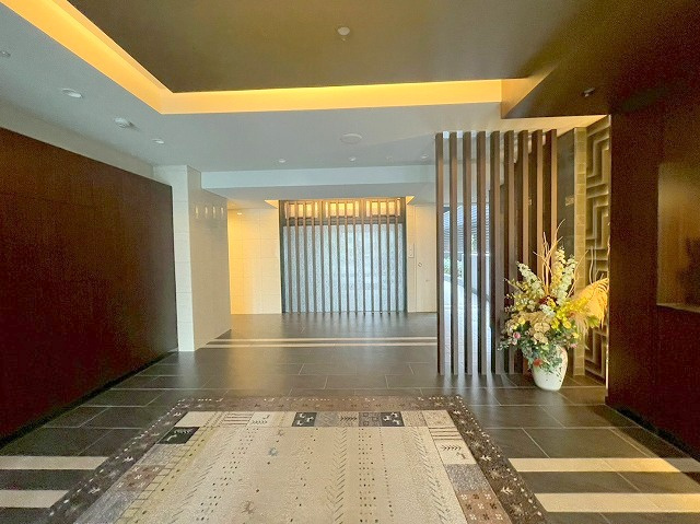 PHOENIX新大阪のエントランス