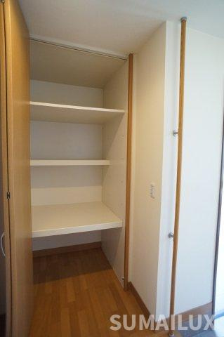 江津２丁目戸建貸家の収納