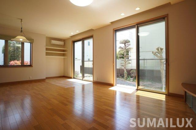 江津２丁目戸建貸家の洋室
