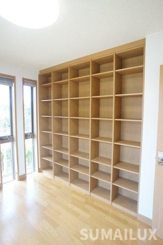 江津２丁目戸建貸家の収納