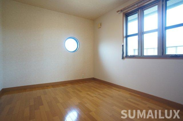 江津２丁目戸建貸家の洋室