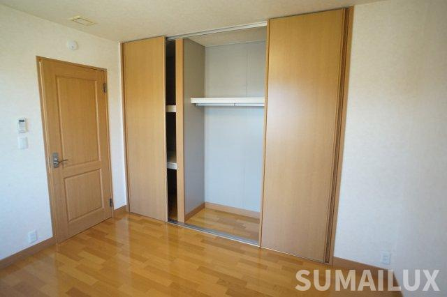 江津２丁目戸建貸家の洋室