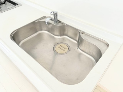 【キッチン】 | オークハイツ大倉山 | ◆広々したキッチンシンク。洗い物が多い時にも快適にご利用いただけます。