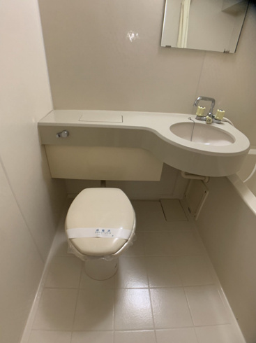 浴室内にトイレがあります♪