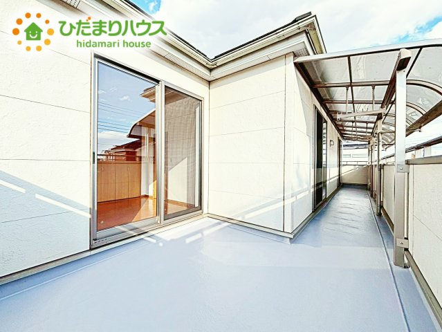 【バルコニー】 | 小美玉市羽鳥　中古戸建 | 広々としたバルコニーは、大量の洗濯物を干しても余裕！お布団だって、家族全員分をいっきに干せますね(^O^)