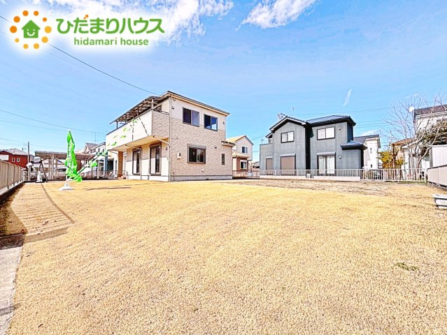 【庭】 | 小美玉市羽鳥　中古戸建 | 多用途に使えるお庭があります。敷地内にお家増築出来るほどの広さがあります！お庭に緑を増やしたり、少し広めの家庭菜園にも利用できるのでお勧めです。