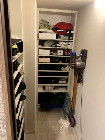 ザ・パークハウス大手前タワーレジデンス　中大江小学校区の収納|ザ・パークハウス大手前タワーレジデンス　シューズインクローゼット