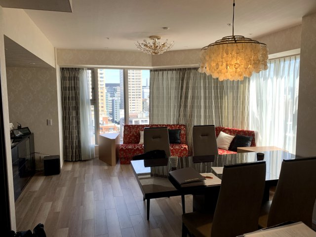 ザ・パークハウス大手前タワーレジデンス　中大江小学校区の居間・リビング|ザ・パークハウス大手前タワーレジデンス　リビング