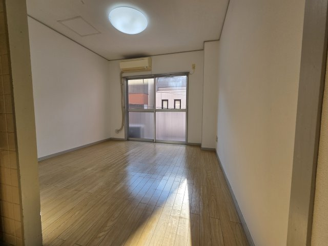 第一西尾ビルの居間・リビング