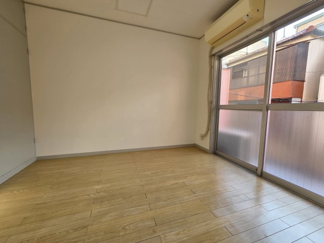 第一西尾ビルの居間・リビング