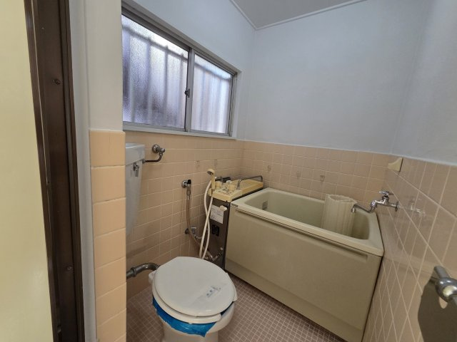 第一西尾ビルの浴室