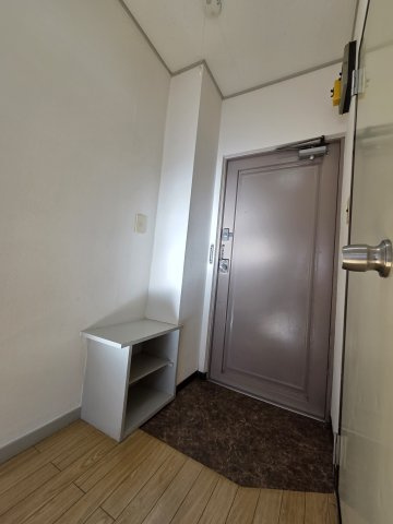 第一西尾ビルの玄関