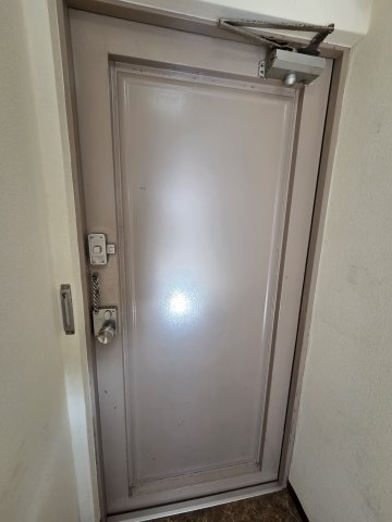 第一西尾ビルの玄関