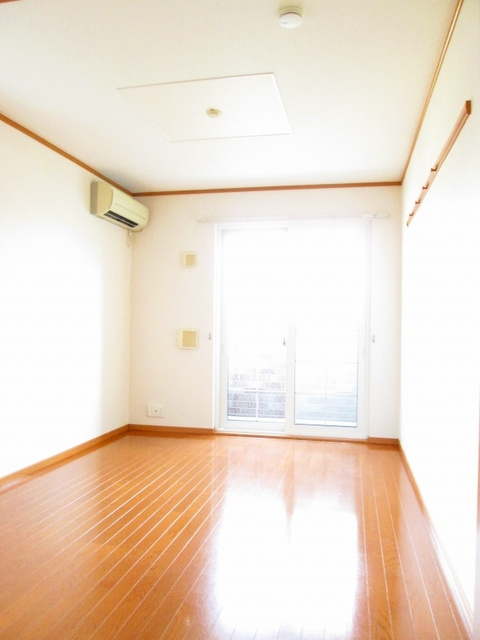 ヴィラ　ノーヴァＡの居間・リビング|居室・リビング