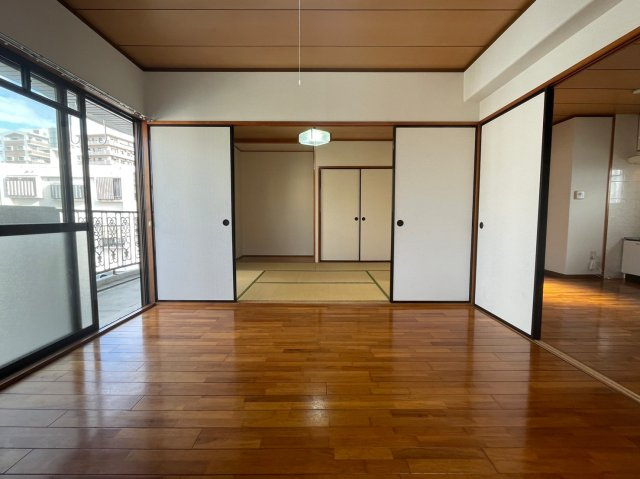 コーポ親泊の洋室