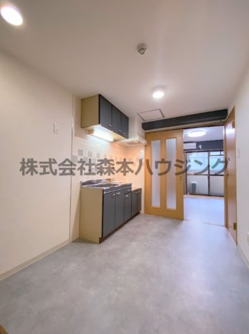 【居間・リビング】 | 　エルソル | こちらの居間で趣味の時間をお楽しみください