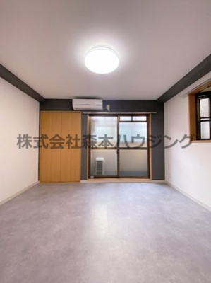 【洋室】 | 　エルソル | 明るい洋室です