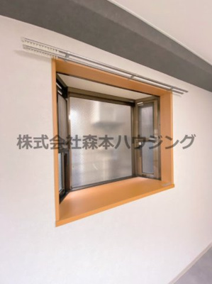 【内装】 | 　エルソル | 出窓が明るくしてくれます