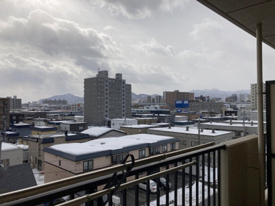 【展望】 | ドリームアベニュー札幌西 | バルコニー右側はイオン含む商業施設多数の立地です♪