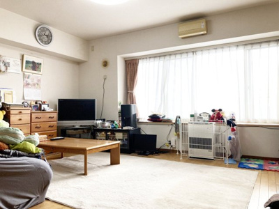 【居間・リビング】 | ドリームアベニュー札幌西 | 南東向きで日当たり良好♪16.3帖の広々リビング♪