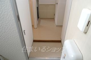 プレジール加藤　Ｂ棟の玄関