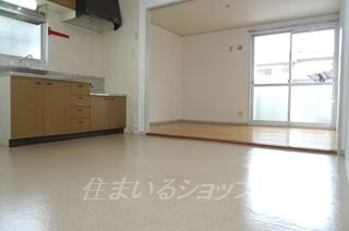 プレジール加藤　Ｂ棟の居間・リビング