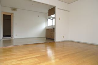 プレジール加藤　Ｂ棟の居間・リビング