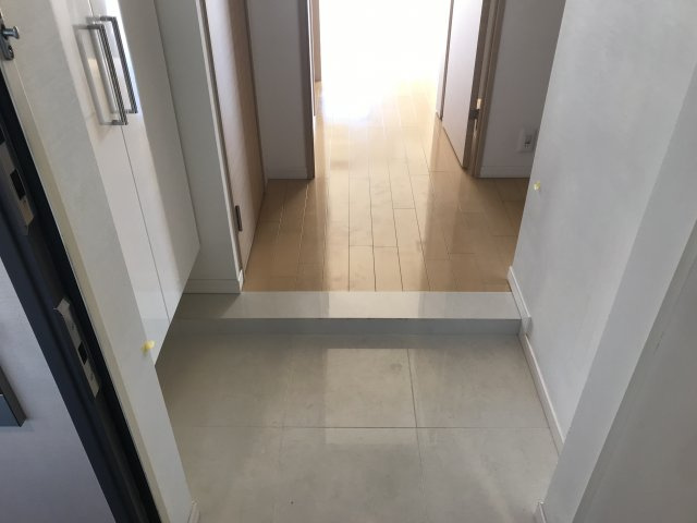 クリオコンフォート府中の玄関|※別号室参考写真です