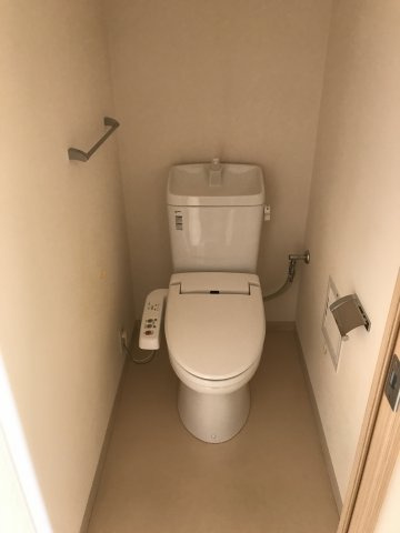 クリオコンフォート府中のトイレ|※別号室参考写真です