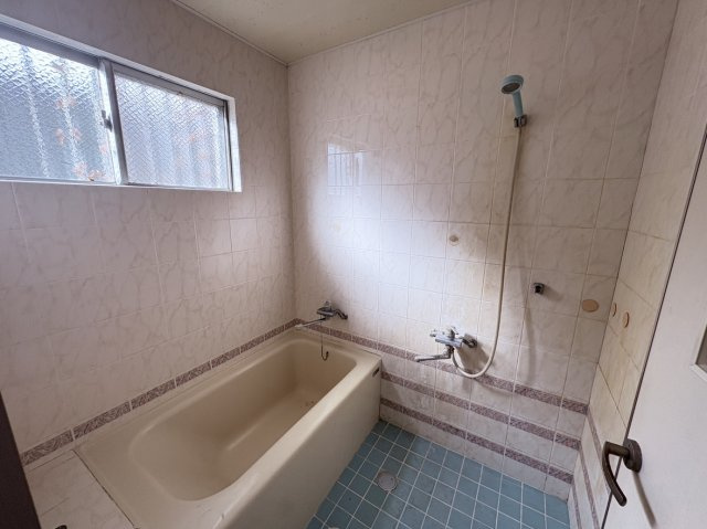 〇沖縄市大里1丁目戸建ての浴室