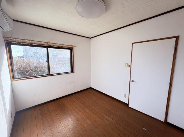 〇沖縄市大里1丁目戸建ての洋室