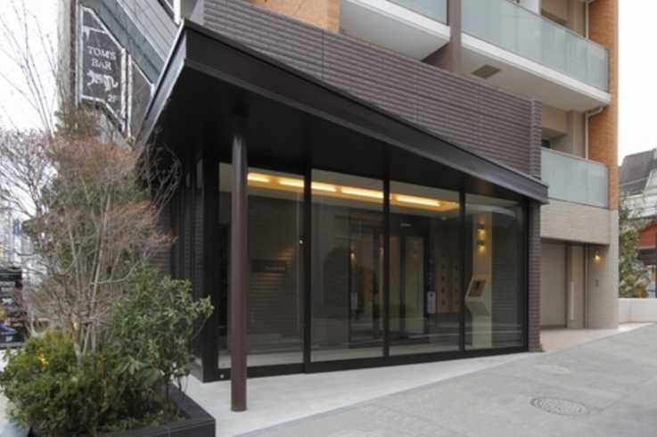 クロスシーズン恵比寿　セコム　恵比寿エリア　ネット無料のエントランス