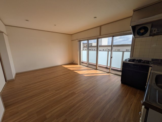 渦ヶ森コーポ10号館の居間・リビング