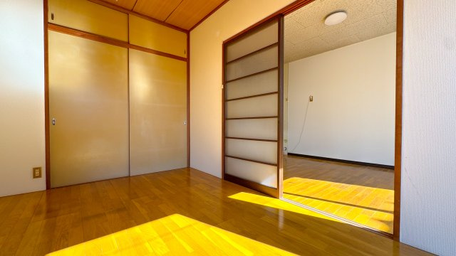 陽だまりの春風テラスの洋室