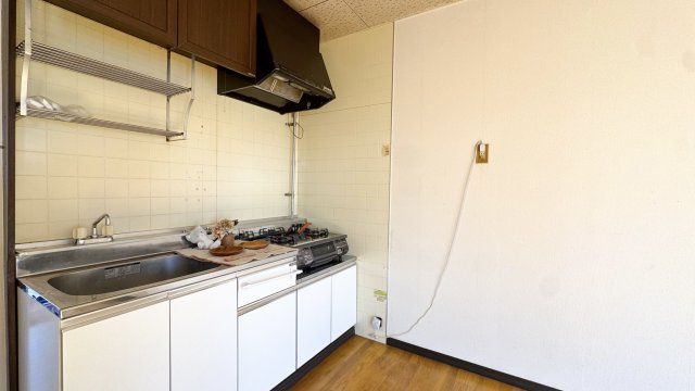 陽だまりの春風テラスのキッチン|※ホームステージングの写真となります。