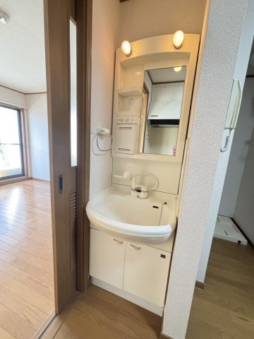 ファミールサヨⅠの寝室|※別号室参考写真です