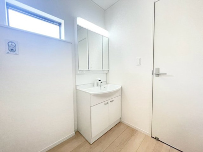 【独立洗面台】 | 銚子市長塚町１号棟 | 施工例:即日のご見学も可能です。お気軽に0476-37-3888までお問合せ下さい。