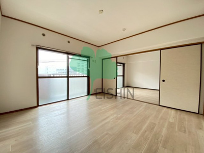 【居間・リビング】 | エスポワール空港通り | アレンジ自由自在の広々空間です！