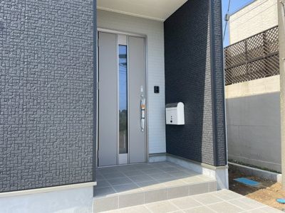 【エントランス】 | 銚子市長塚町3号棟 | 施工例:即日のご見学も可能です。お気軽に0476-37-3888までお問合せ下さい。