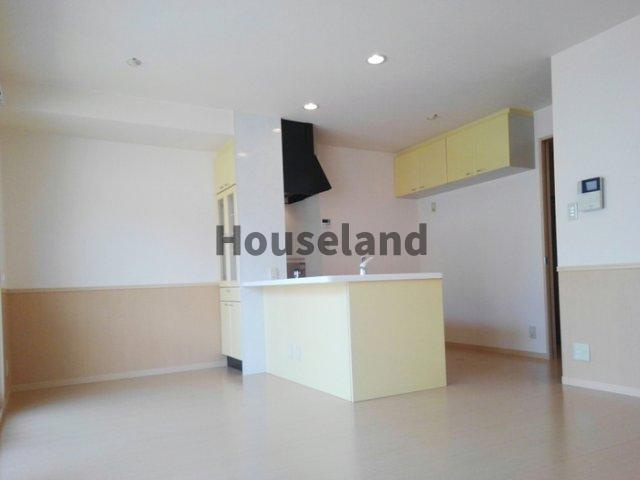 ロッシェ・コートＤ棟の居間・リビング