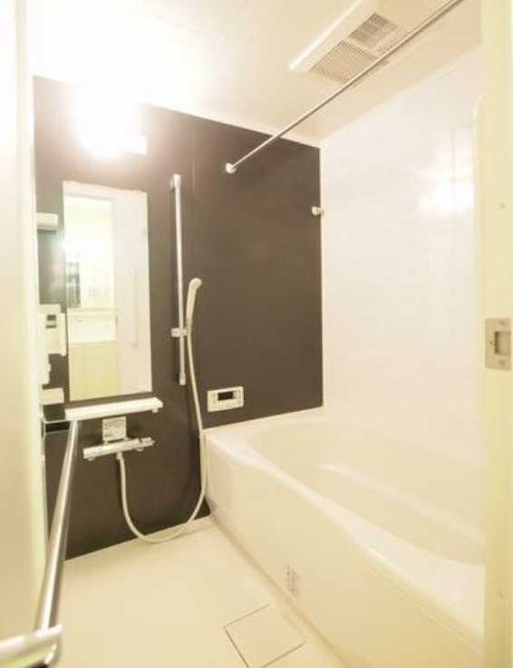 パティオ高田馬場　駅近　ネット無料　シャーメゾンの浴室