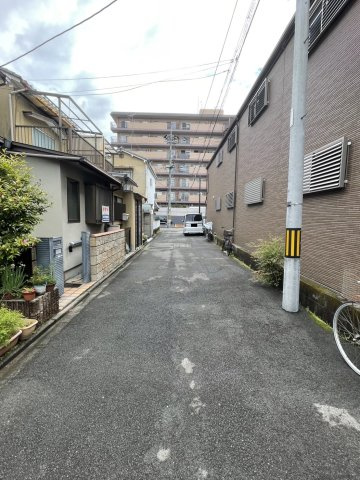【前面道路含む現地写真】
