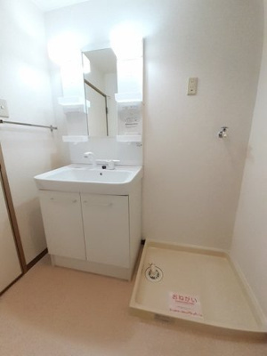 【洗面所】 | クレセント | コンパクトで使いやすい洗面所