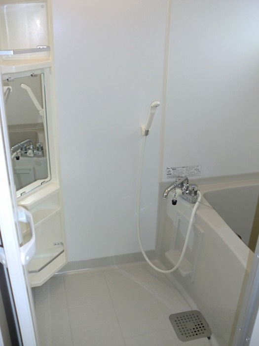 ジュネセゾンの浴室