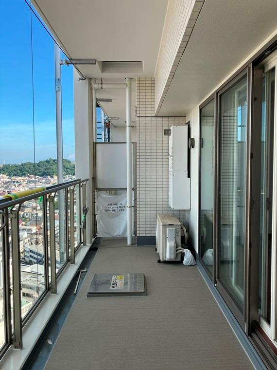 アトラスタワー向ヶ丘遊園のバルコニー