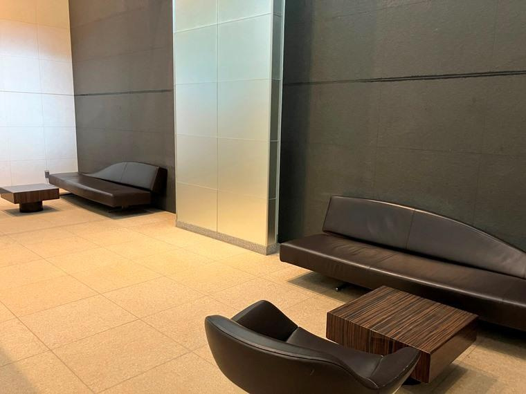 アトラスタワー向ヶ丘遊園のロビー