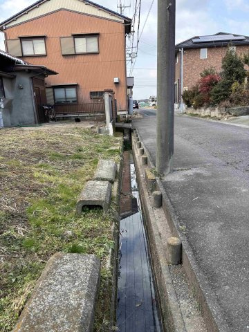 一宮市大毛字若宮　の土地の前面道路含む現地写真